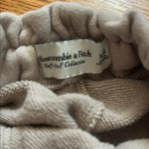 Abercrombie Beige Jogger Sweatpants - Picture 2 of 5